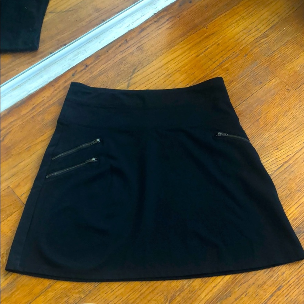 Athleta ponte black skirt